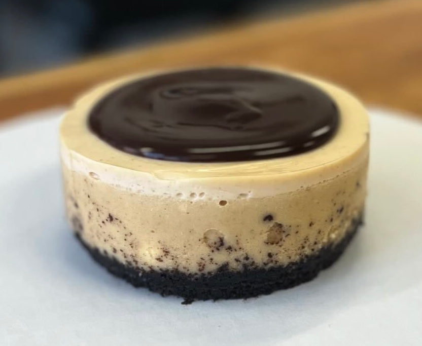 chocolate-peanut-butter-cup-cheesecake-kyle-s-cakes-n-at-pittsburgh