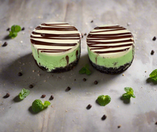 Load image into Gallery viewer, Mint Chocolate Chip Cheesecake
