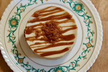 Load image into Gallery viewer, Biscoff Cookie Butter Cheesecake mini 4-inch size
